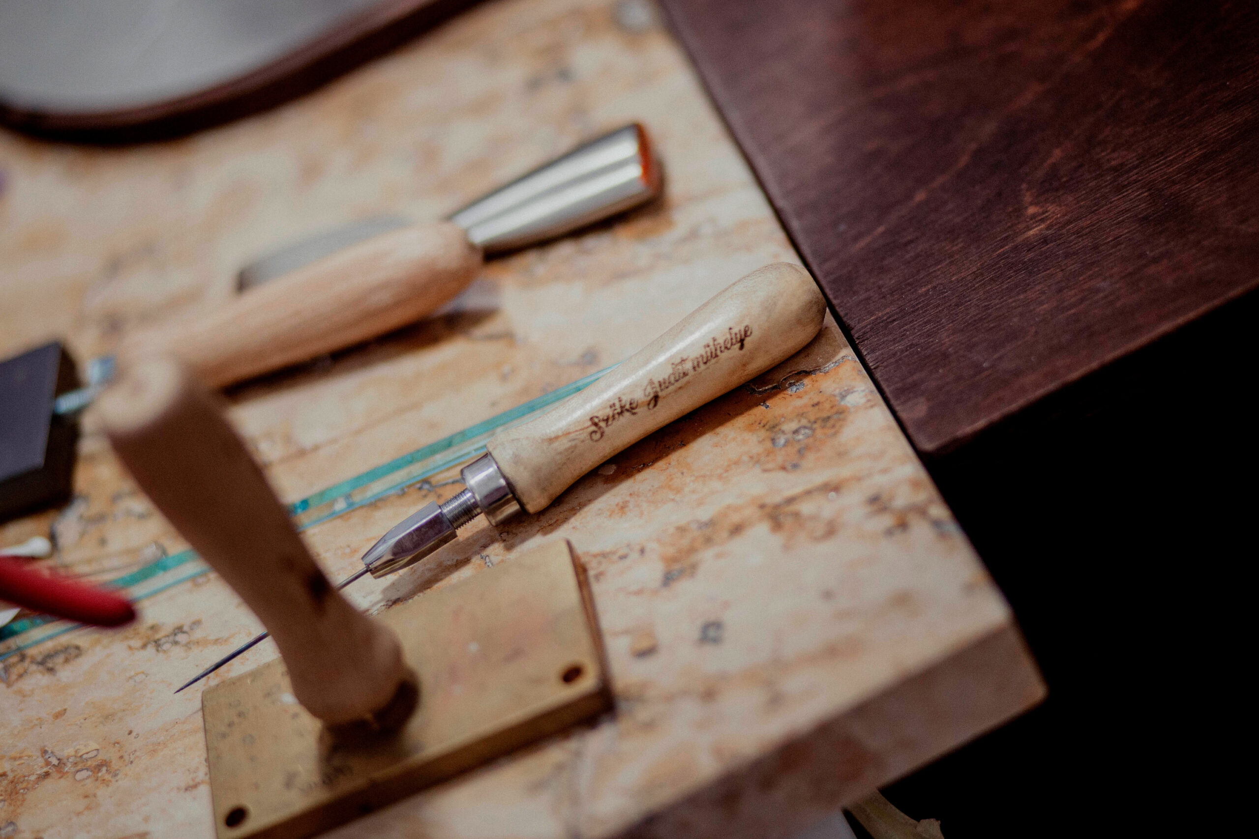 szerszám medál készítéshez